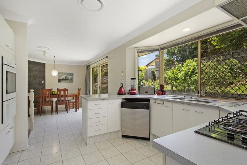 11 Darnel Street, ELANORA QLD 4221, Elanora - Thumbnail 4