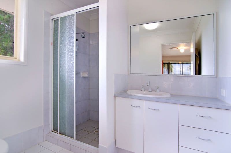 11 Darnel Street, ELANORA QLD 4221, Elanora - Thumbnail 8