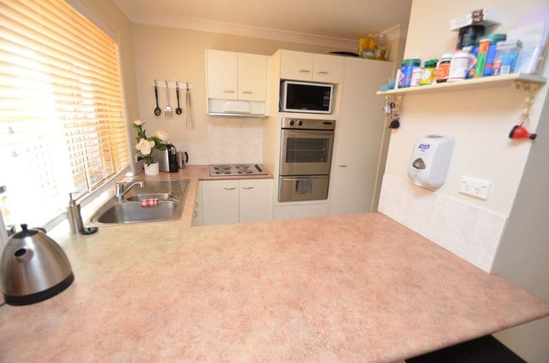 180 Greenacre Drive, ARUNDEL QLD 4214, Arundel - Thumbnail 2