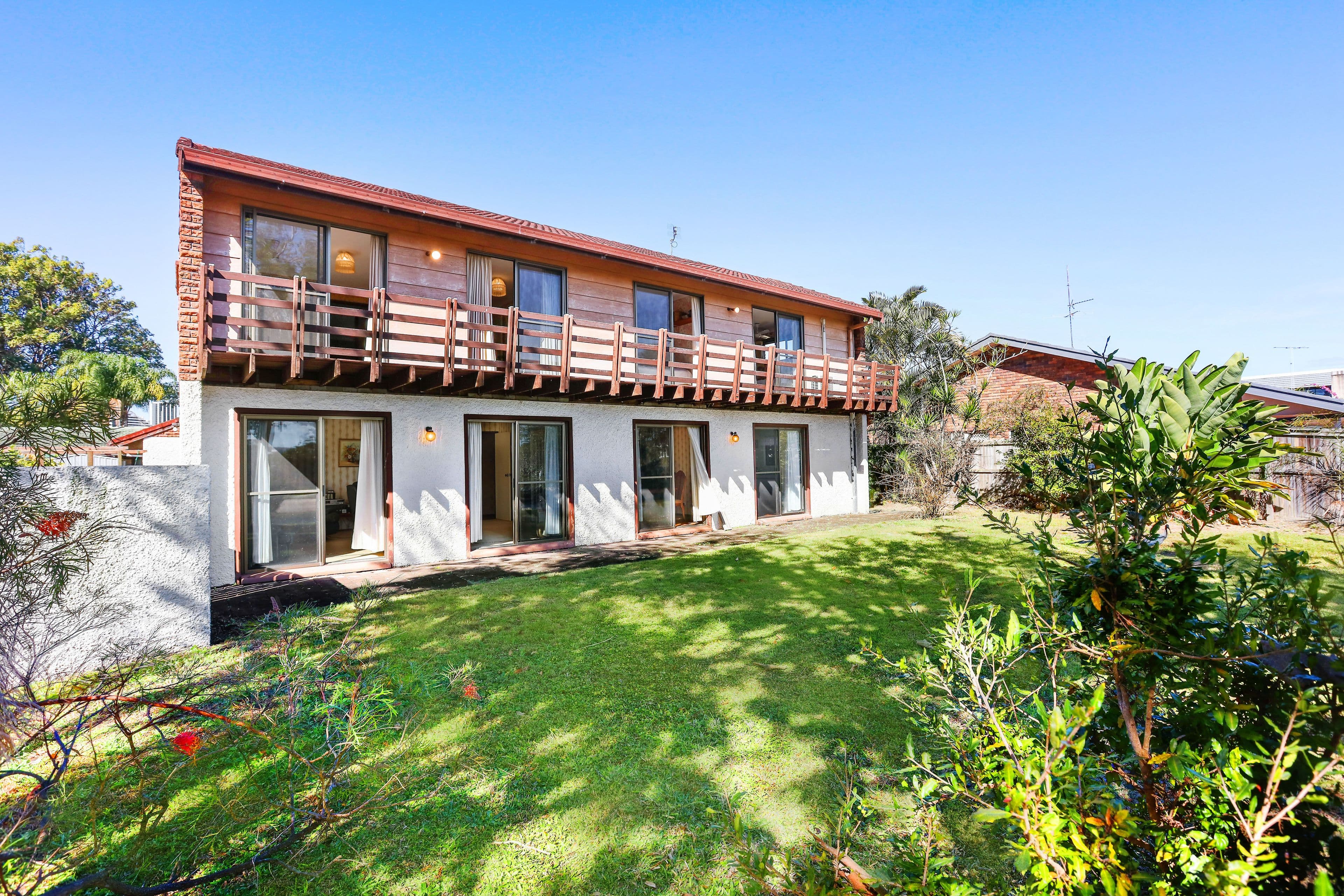 34 Welby Street, Broadbeach Waters QLD 4218, Broadbeach Waters - Thumbnail 3