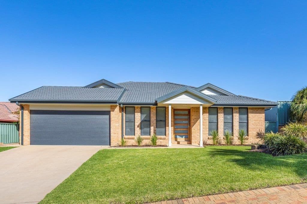 8 The Circuit, Shellharbour NSW 2529, Shellharbour - Image 1
