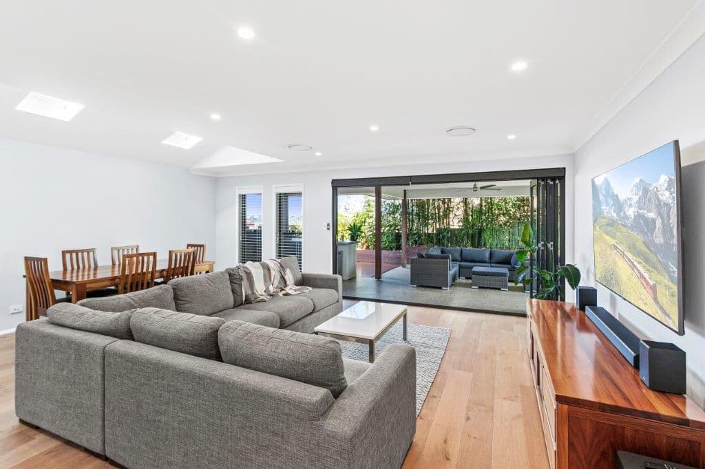 8 The Circuit, Shellharbour NSW 2529, Shellharbour - Thumbnail 4