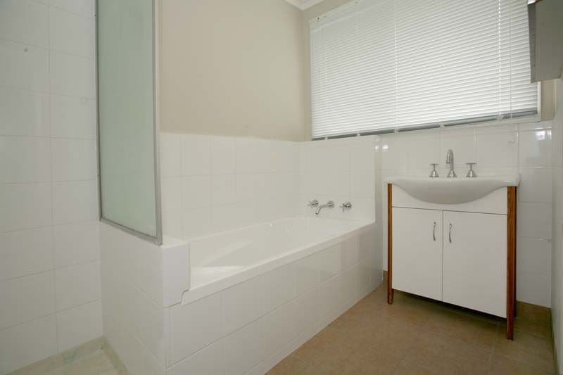 37 Tiverton Drive, MULGRAVE VIC 3170, Mulgrave - Thumbnail 4