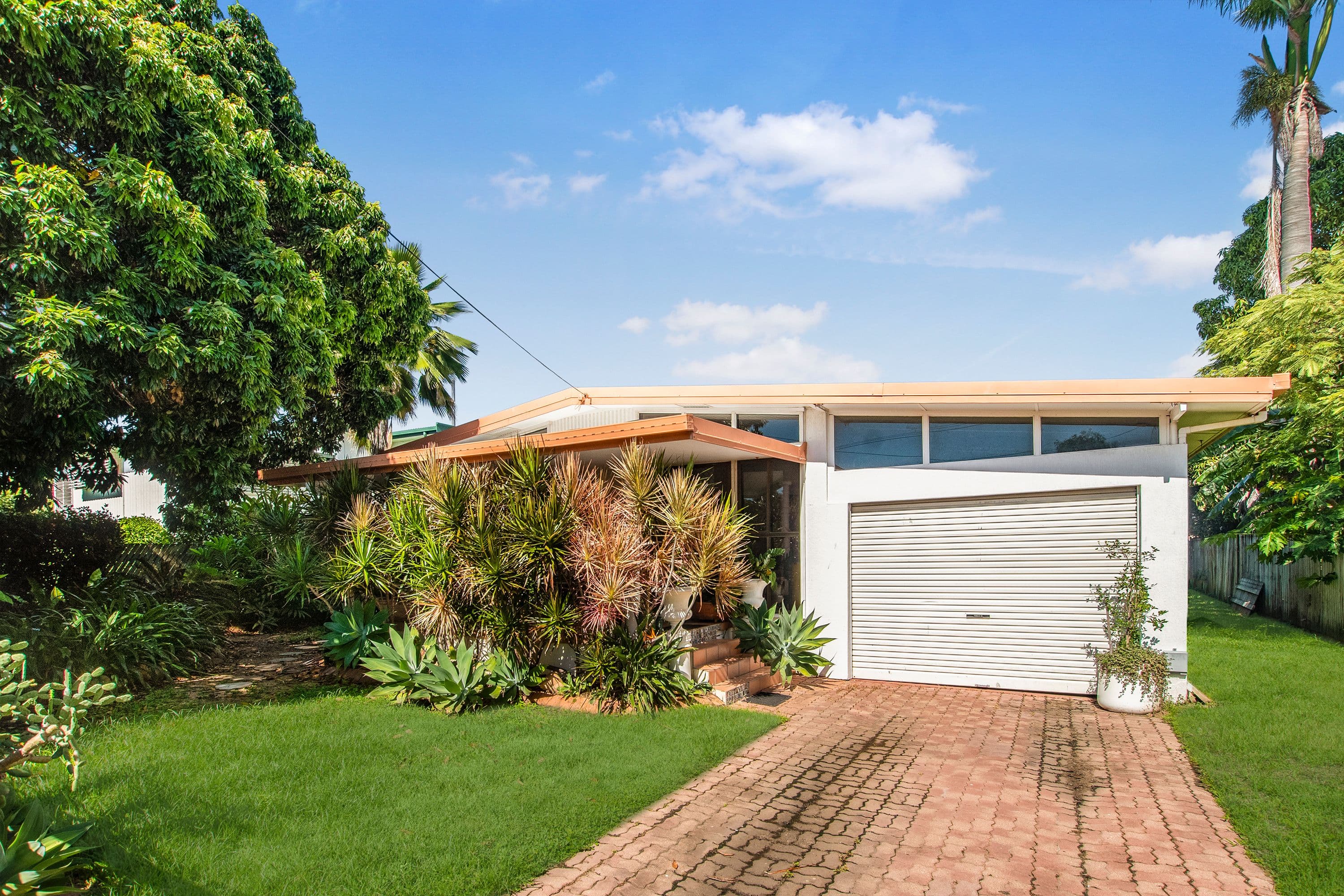 15 Warrina Street, Currajong QLD 4812, Currajong - Image 1