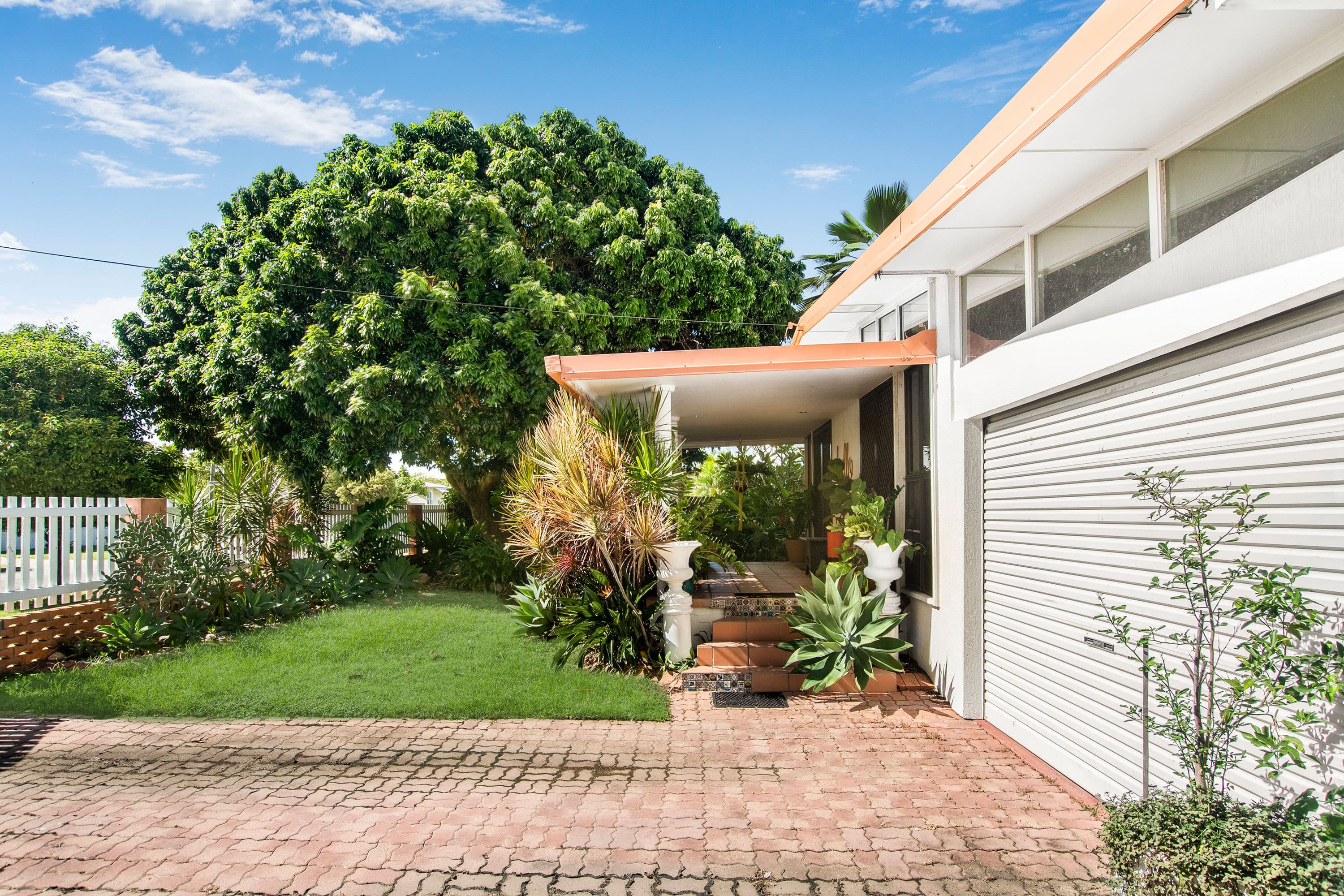 15 Warrina Street, Currajong QLD 4812, Currajong - Thumbnail 2