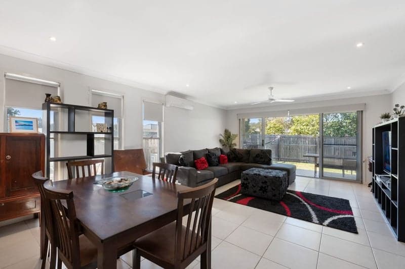 21 Conimbla Crescent, Waterford - Thumbnail 3