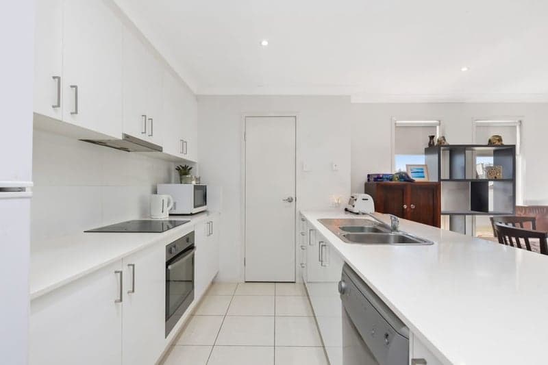 21 Conimbla Crescent, Waterford - Thumbnail 4