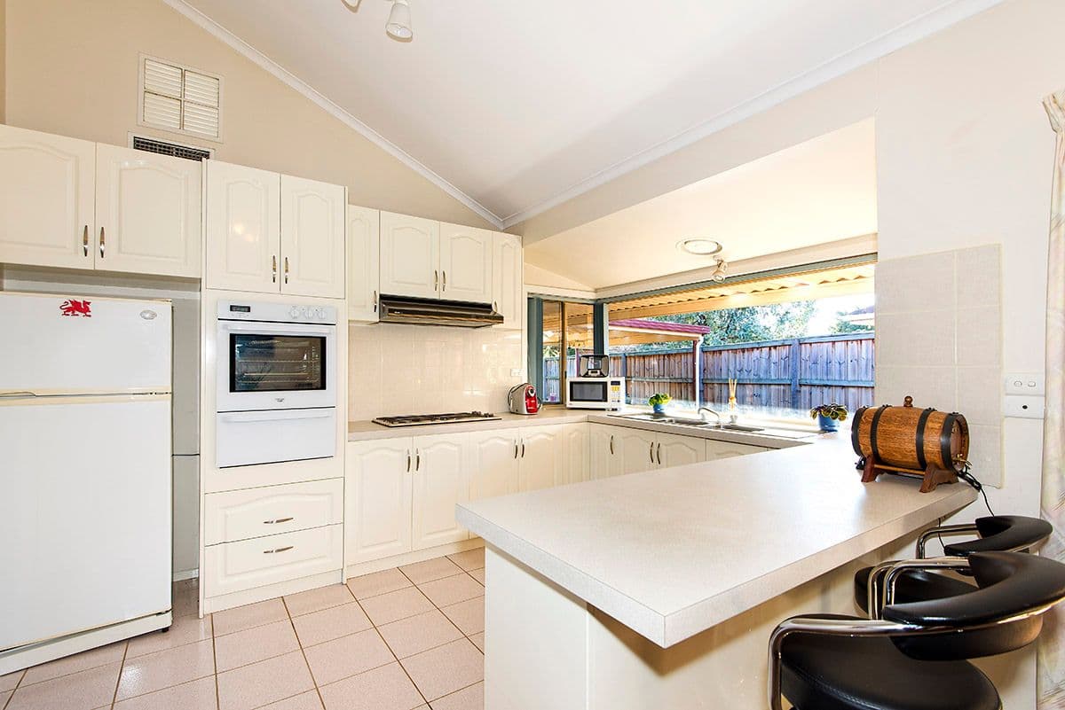 7 Birch Court, MILL PARK VIC 3082, Mill Park - Thumbnail 2