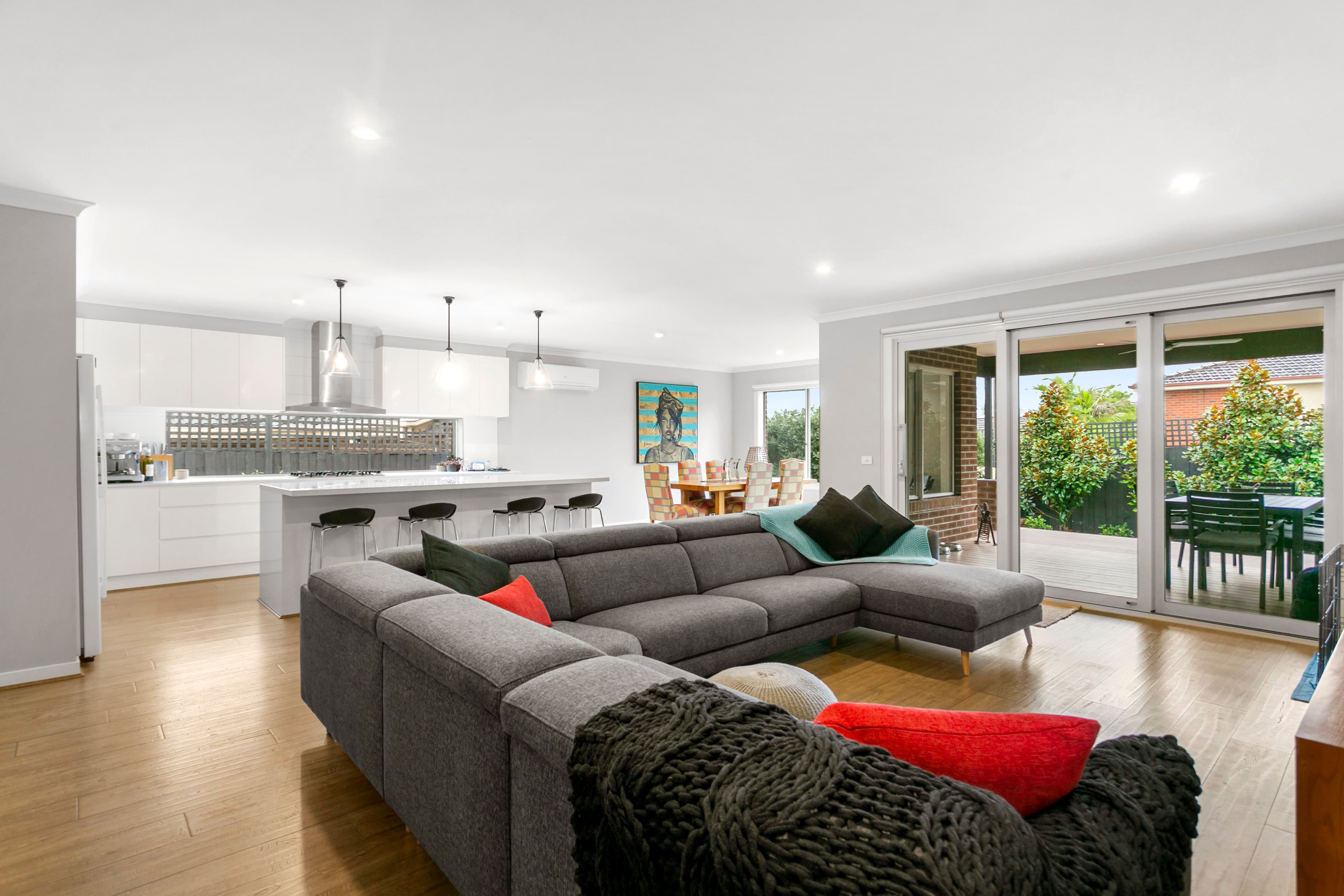 4 Carramar Street, Chadstone VIC 3148, Chadstone - Thumbnail 2