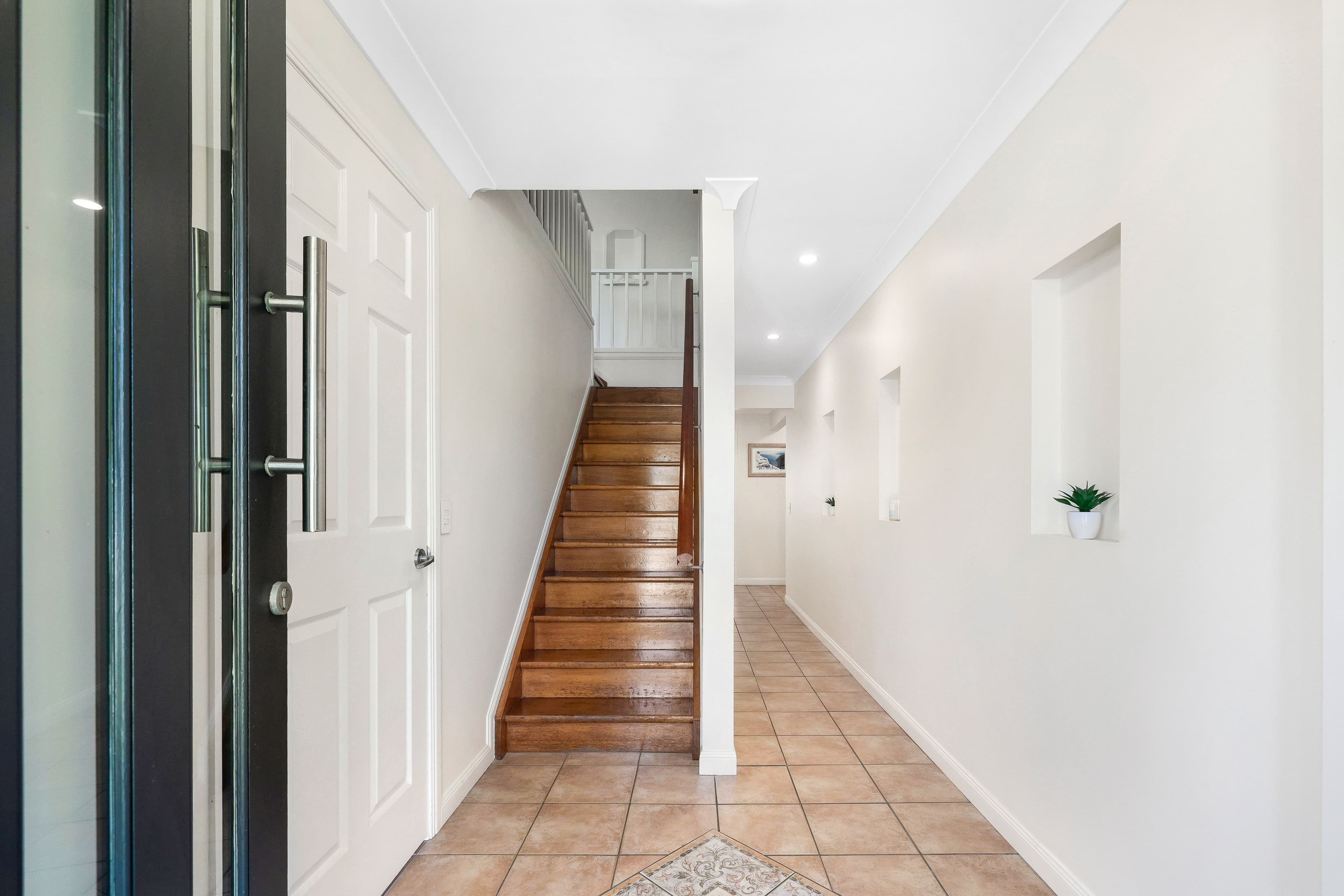21 Cotlew Street, Southport QLD 4215, Southport - Thumbnail 5