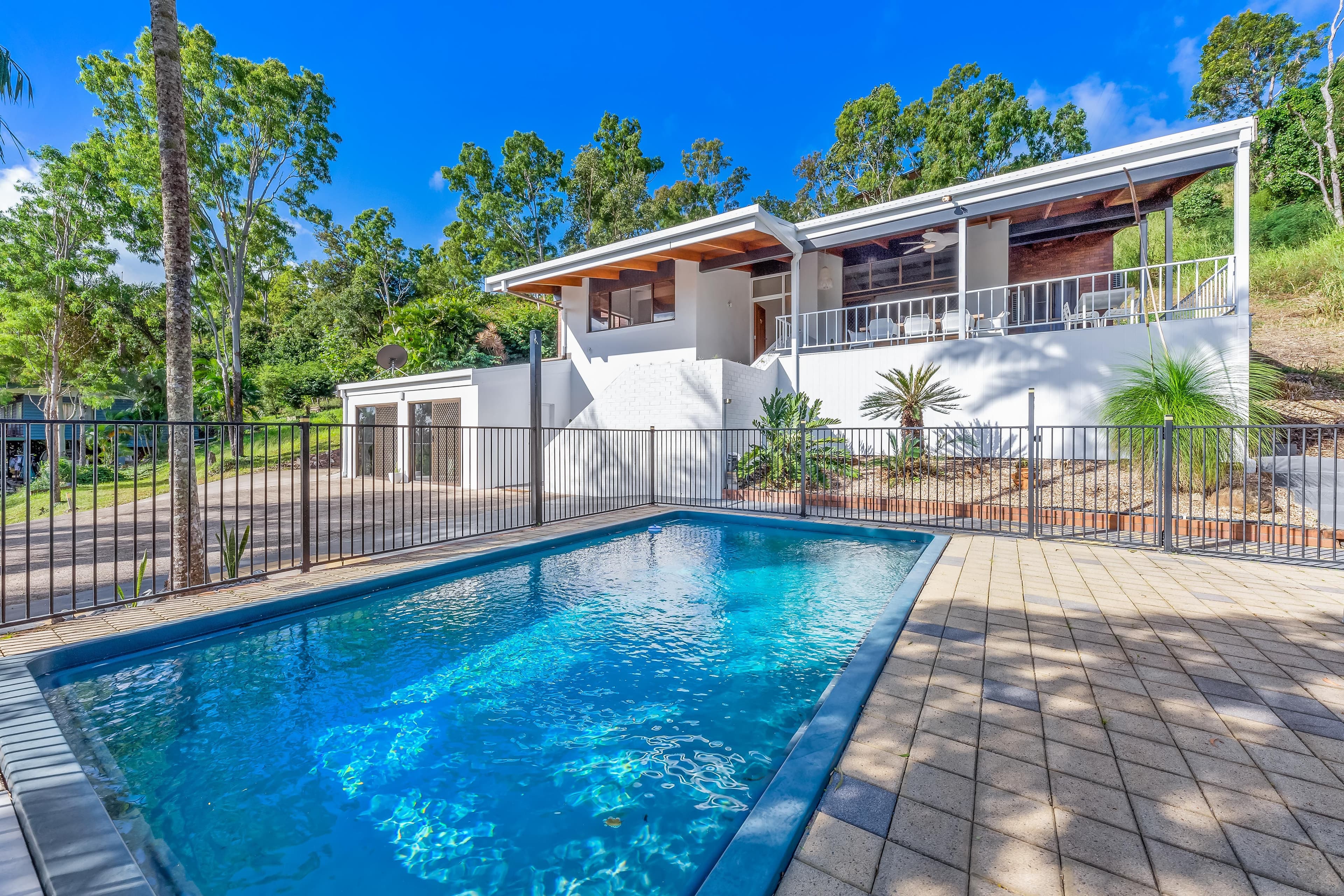 21-23 Warruga Street, Cannonvale QLD 4802, Cannonvale - Image 1