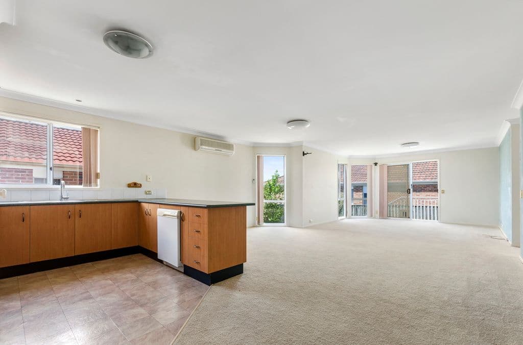 11 Glenlee Drive, Horsley - Thumbnail 2