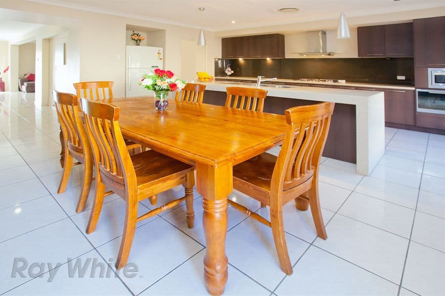 8 Lloyd Bird Crescent, SPRINGFIELD LAKES QLD 4300, Springfield Lakes - Thumbnail 3