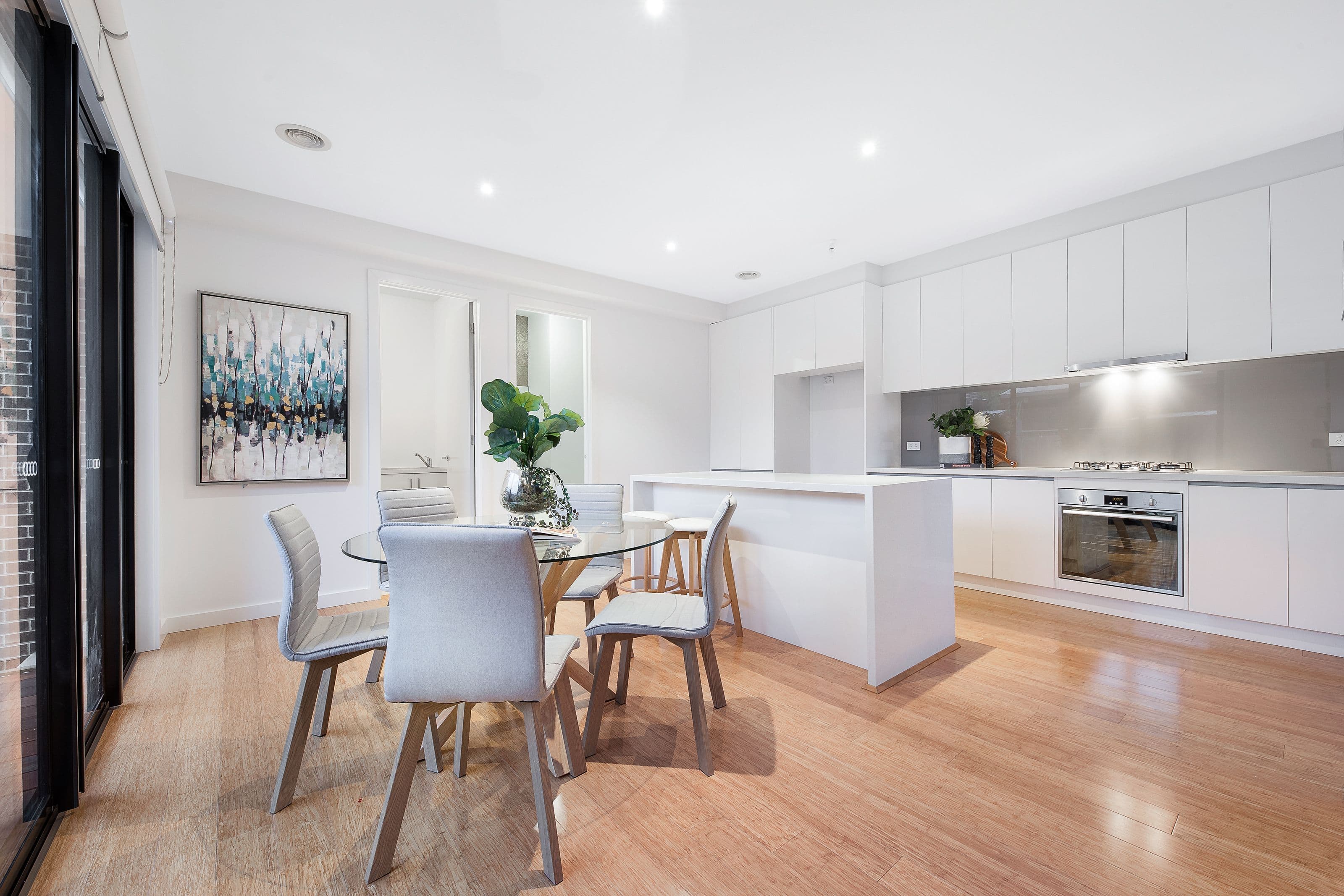 9 Newton Grove, Glen Waverley VIC 3150, Glen Waverley - Thumbnail 3