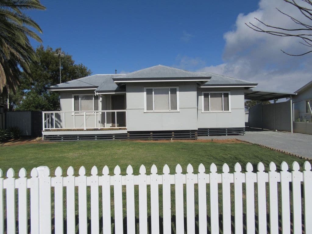 25 Railway Avenue, Carnamah WA 6517, Carnamah - Image 1