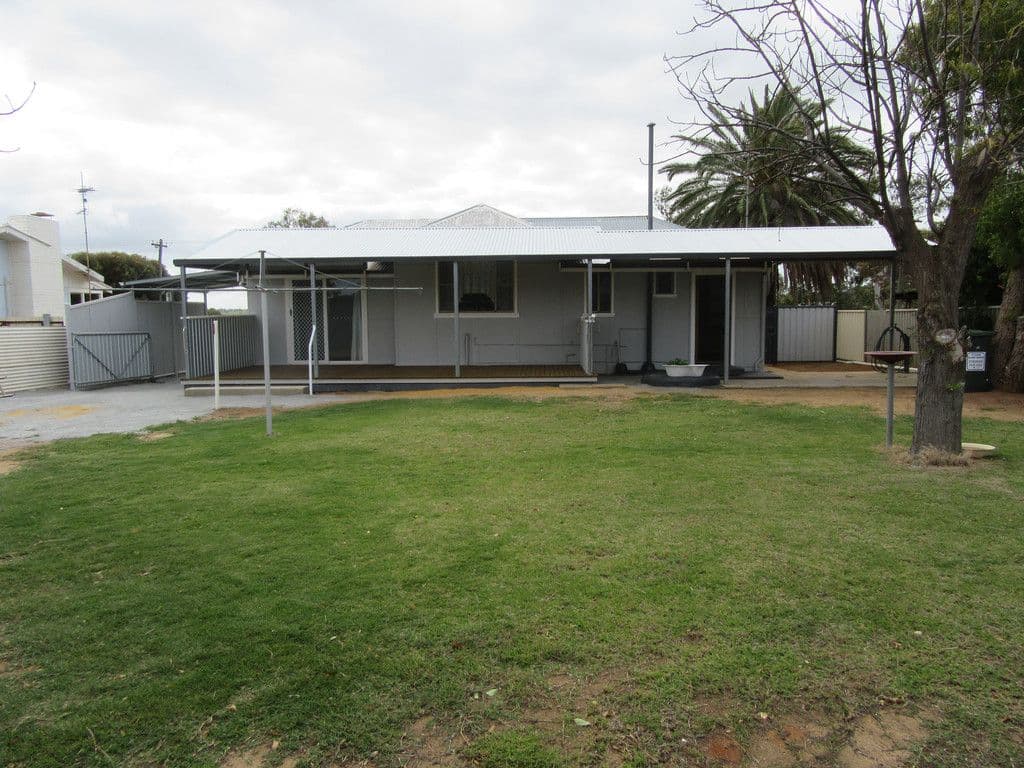 25 Railway Avenue, Carnamah WA 6517, Carnamah - Thumbnail 2