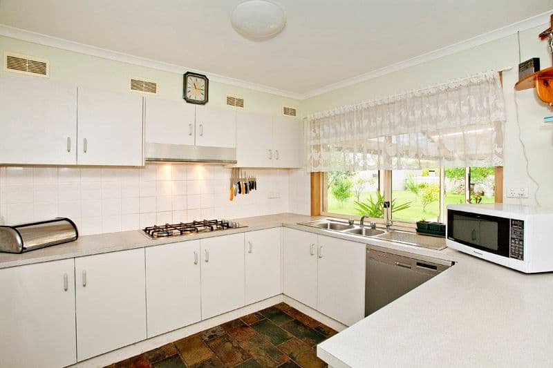 6 Christensen Court, LARA VIC 3212, Lara - Thumbnail 4