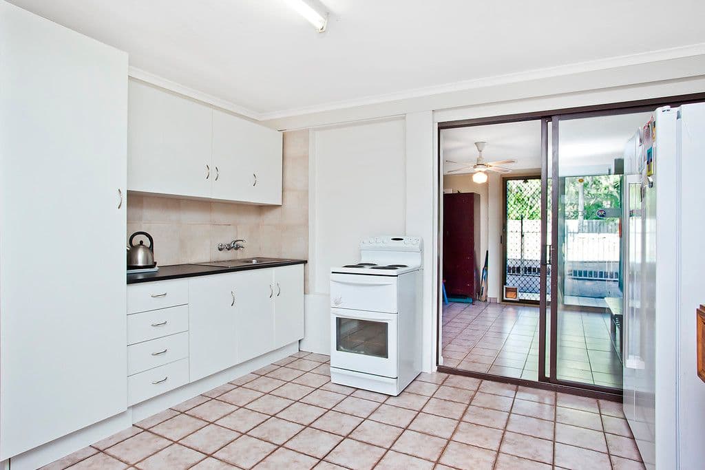 28 Spindle Street, PALM BEACH QLD 4221, Palm Beach - Thumbnail 8