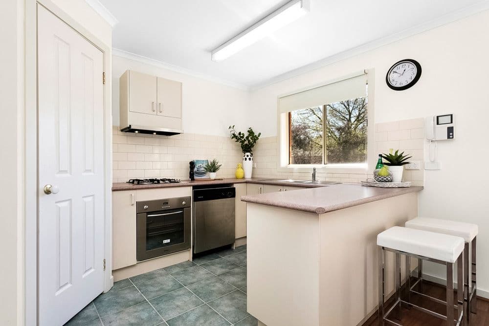 33 Kauri Grove, Glen Waverley VIC 3150, Glen Waverley - Thumbnail 2