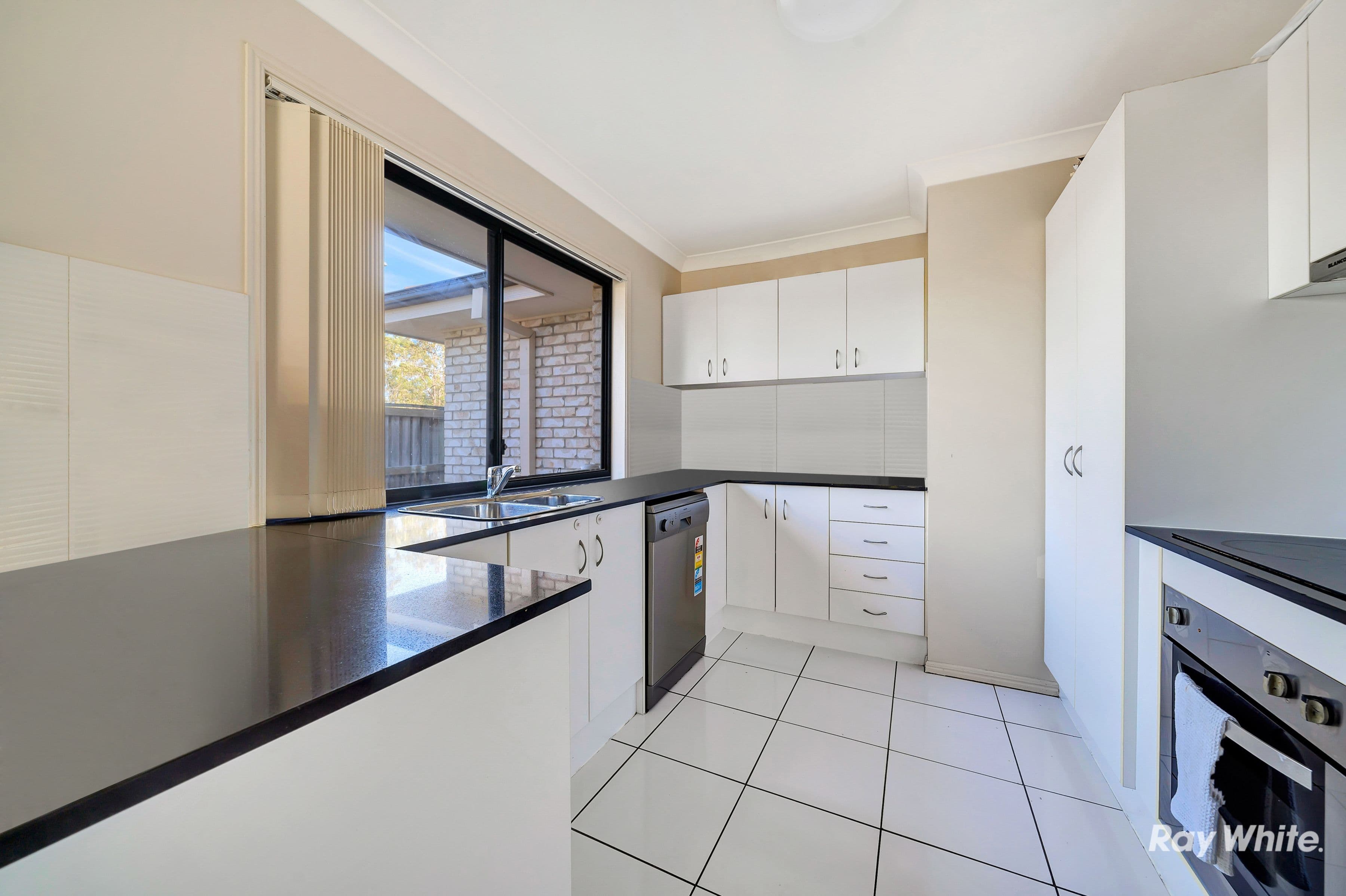 14 Marigold Avenue, Regents Park QLD 4118, Regents Park - Thumbnail 3