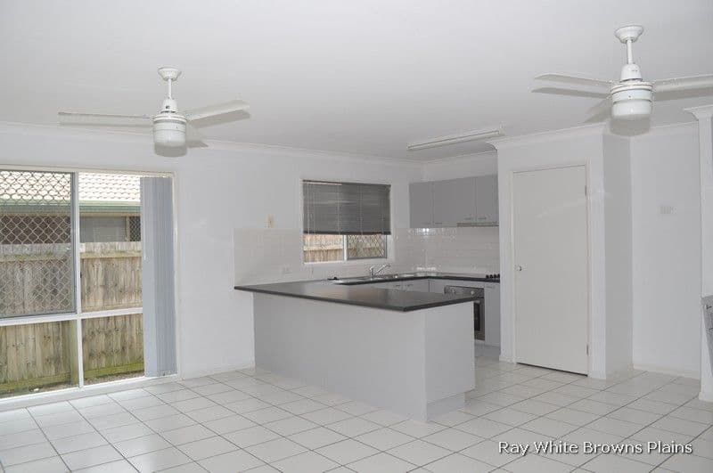 11 Lake Borumba Street, LOGAN RESERVE QLD 4133, Logan Reserve - Thumbnail 2
