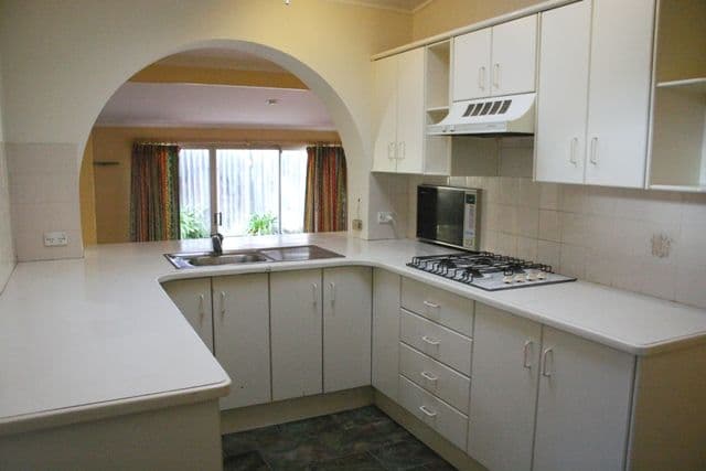 12 Oxley Avenue, CASTLE HILL NSW 2154, Castle Hill - Thumbnail 2