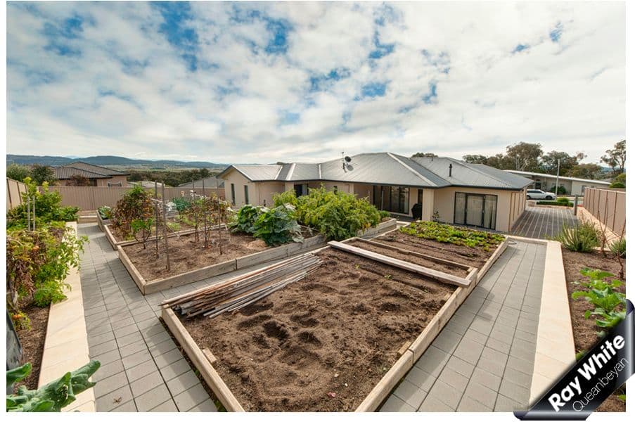 56 Carolyn Jackson Drive, JERRABOMBERRA NSW 2619, Jerrabomberra - Thumbnail 8