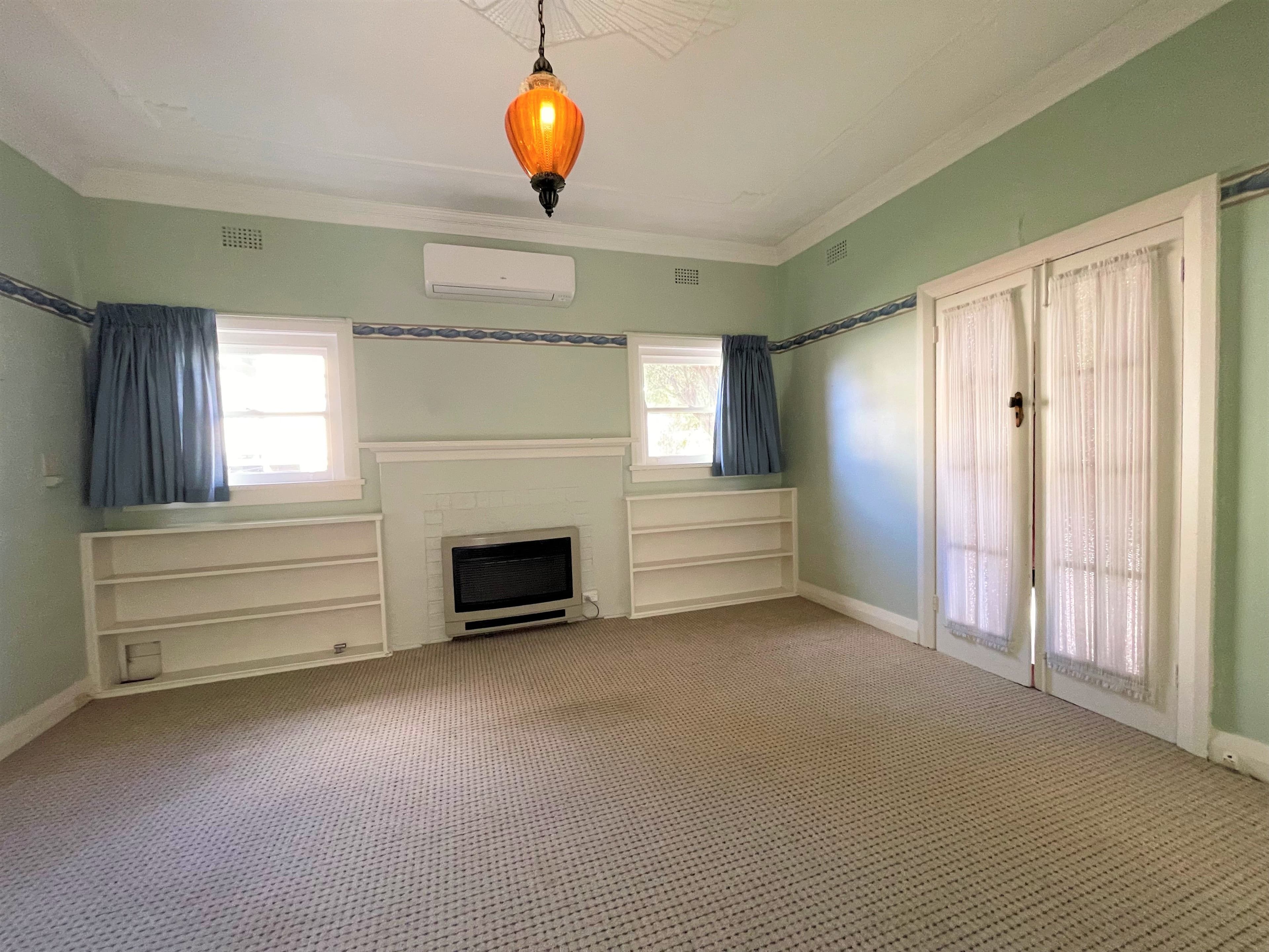 42 Yass Street, Young NSW 2594, Young - Thumbnail 4