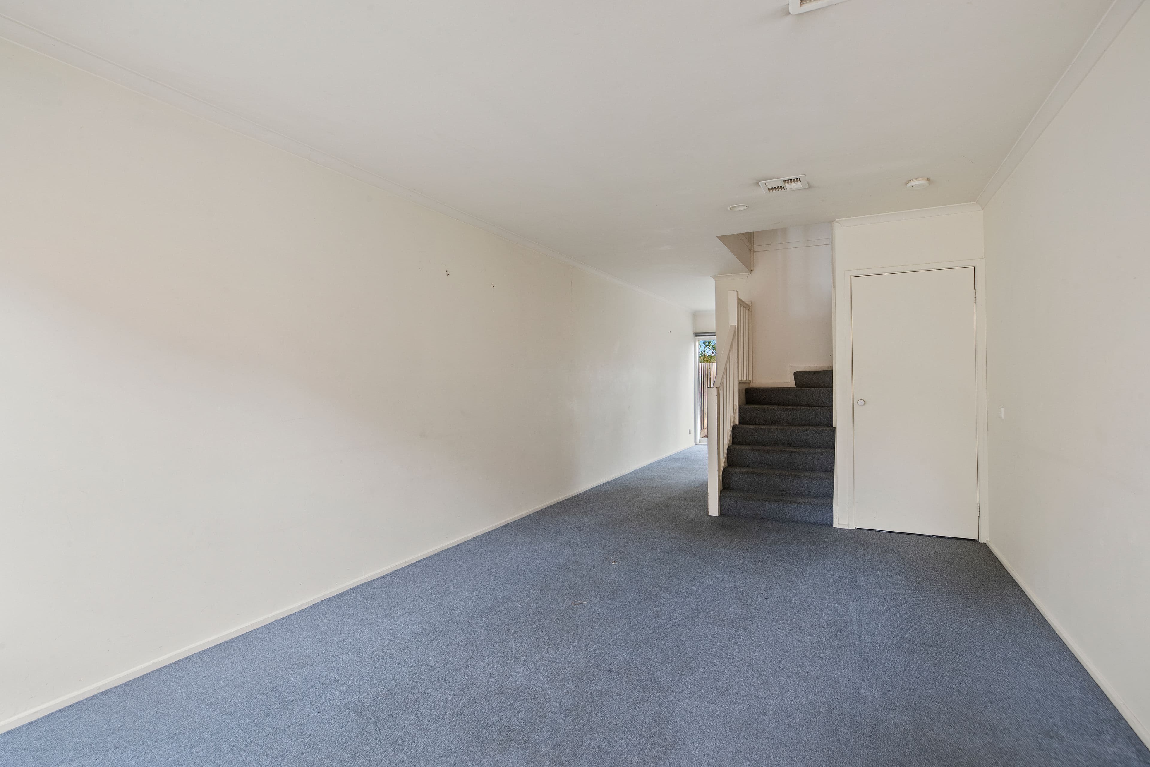 32 Kings Court, Oakleigh East VIC 3166, Oakleigh East - Thumbnail 2