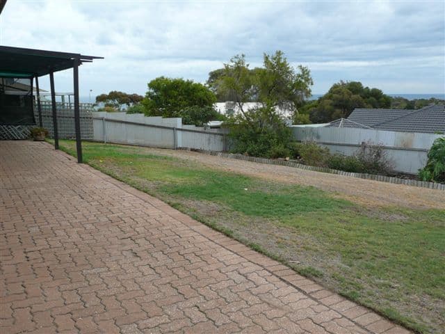 6 Minnipa Drive, HALLETT COVE SA 5158, Hallett Cove - Thumbnail 2