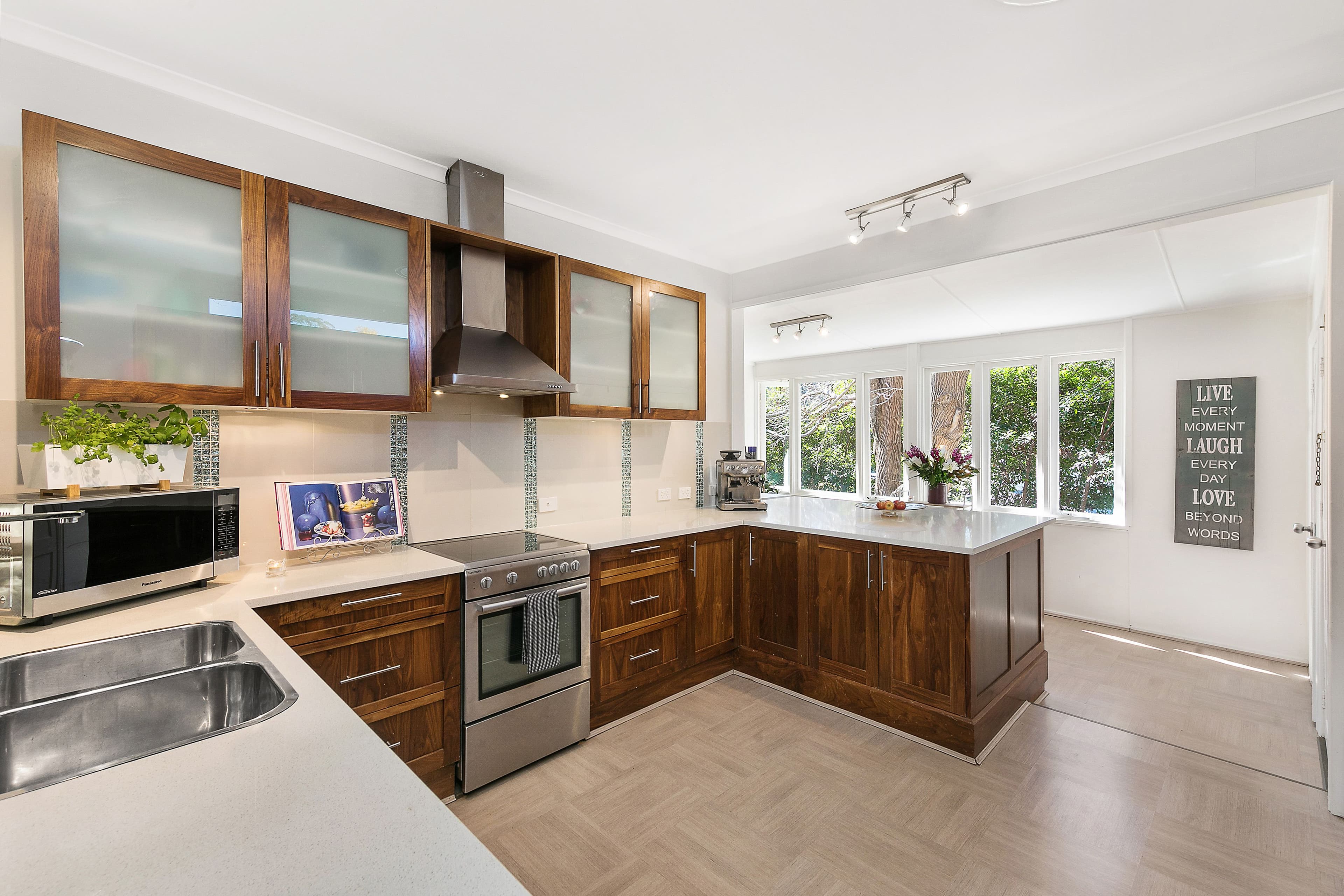 55 Campbell Avenue, Normanhurst - Thumbnail 5