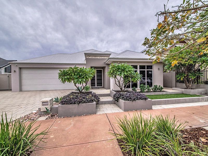 4 Pexton Drive, South Guildford WA 6055, South Guildford - Thumbnail 2