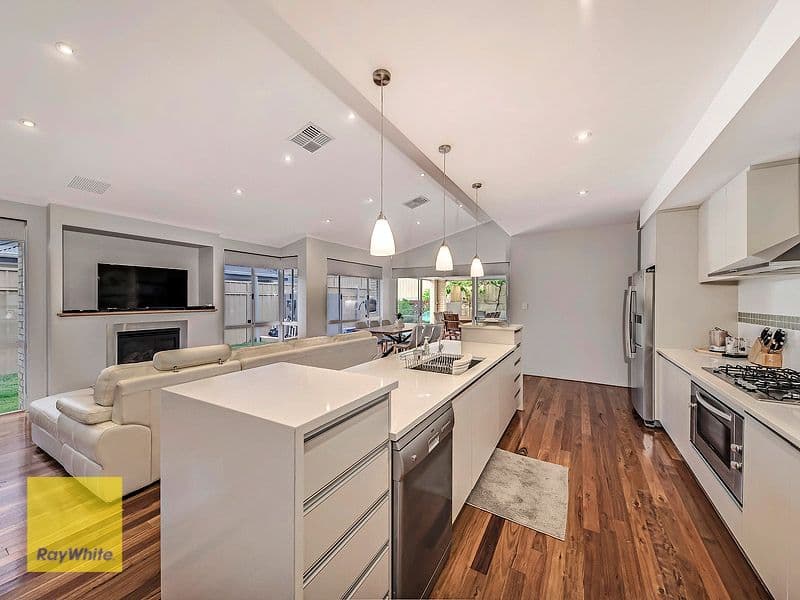 4 Pexton Drive, South Guildford WA 6055, South Guildford - Thumbnail 3