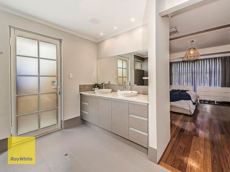 4 Pexton Drive, South Guildford WA 6055, South Guildford - Thumbnail 7
