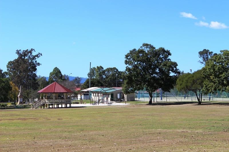 8 Mangerton Street, TOOGOOLAWAH QLD 4313, Toogoolawah - Thumbnail 2