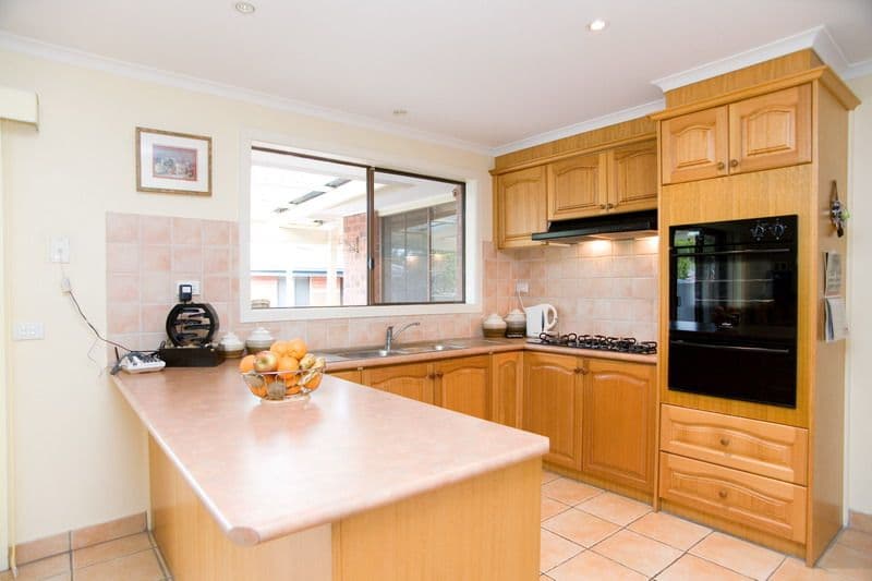 10 Hopper Court, MILL PARK VIC 3082, Mill Park - Thumbnail 2
