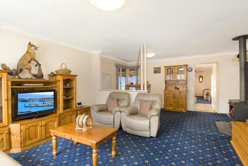 11 Chippendale Place, HELENSBURGH NSW 2508, Helensburgh - Thumbnail 2