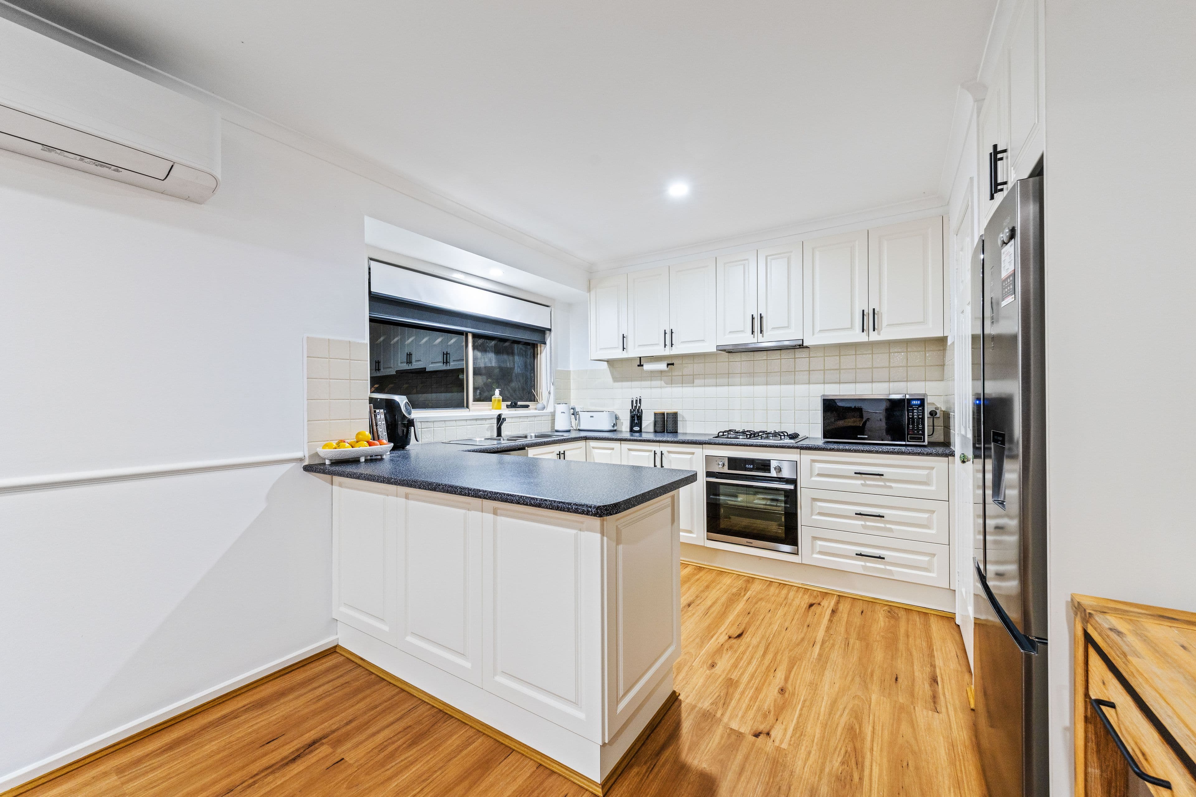 27 Strafford Avenue, Cranbourne VIC 3977, Cranbourne - Thumbnail 8