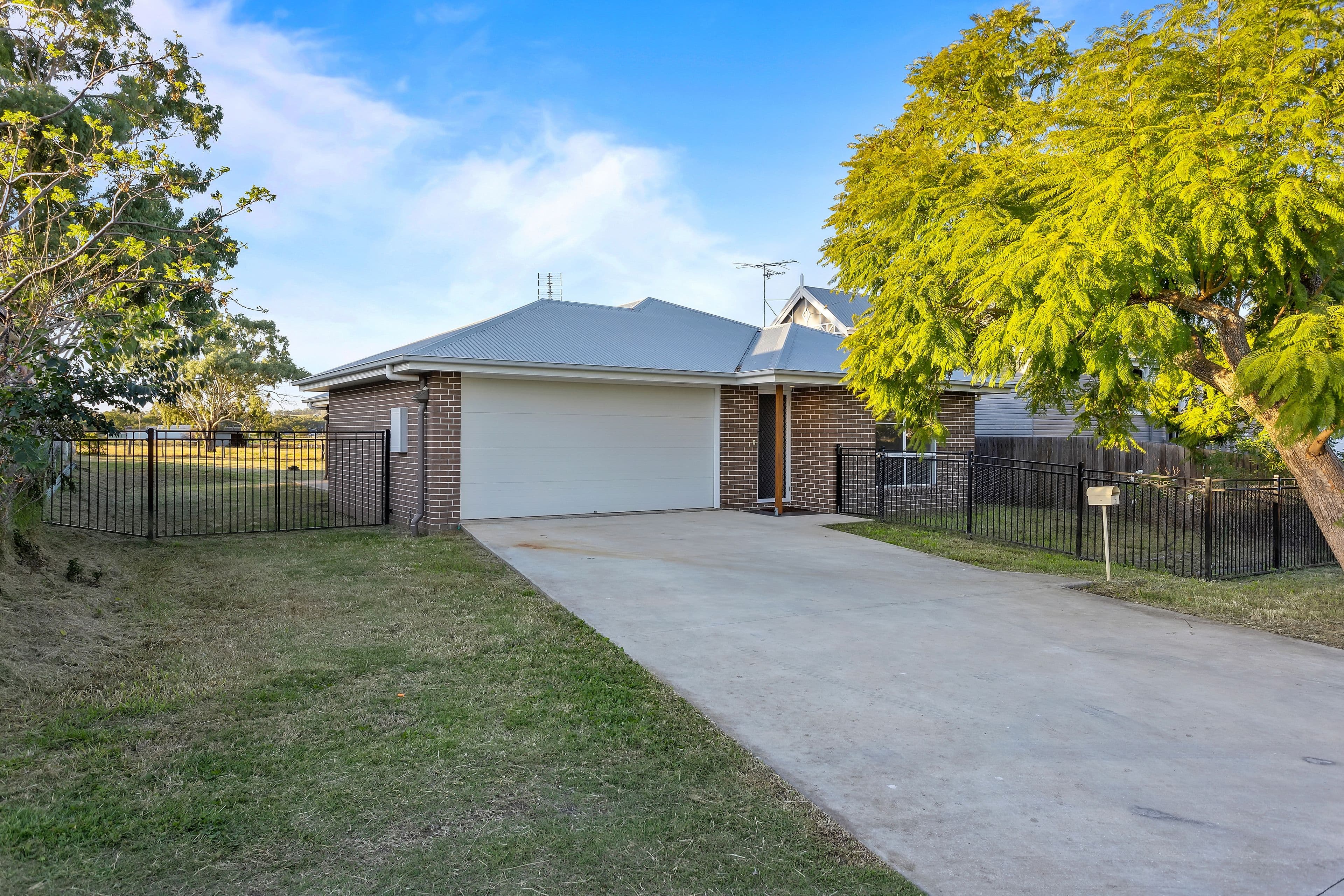 5 Donovan Street, Pittsworth QLD 4356, Pittsworth - Thumbnail 2
