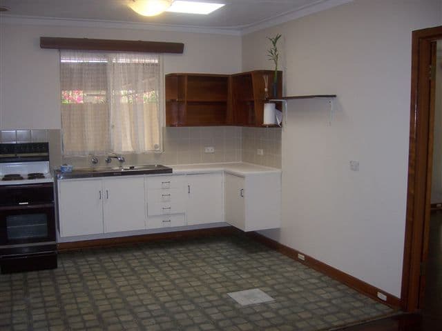 112 Fremantle Road, GOSNELLS WA 6110, Gosnells - Thumbnail 4