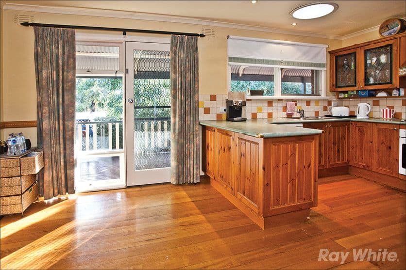29 Winmalee Drive, GLEN WAVERLEY VIC 3150, Glen Waverley - Thumbnail 3