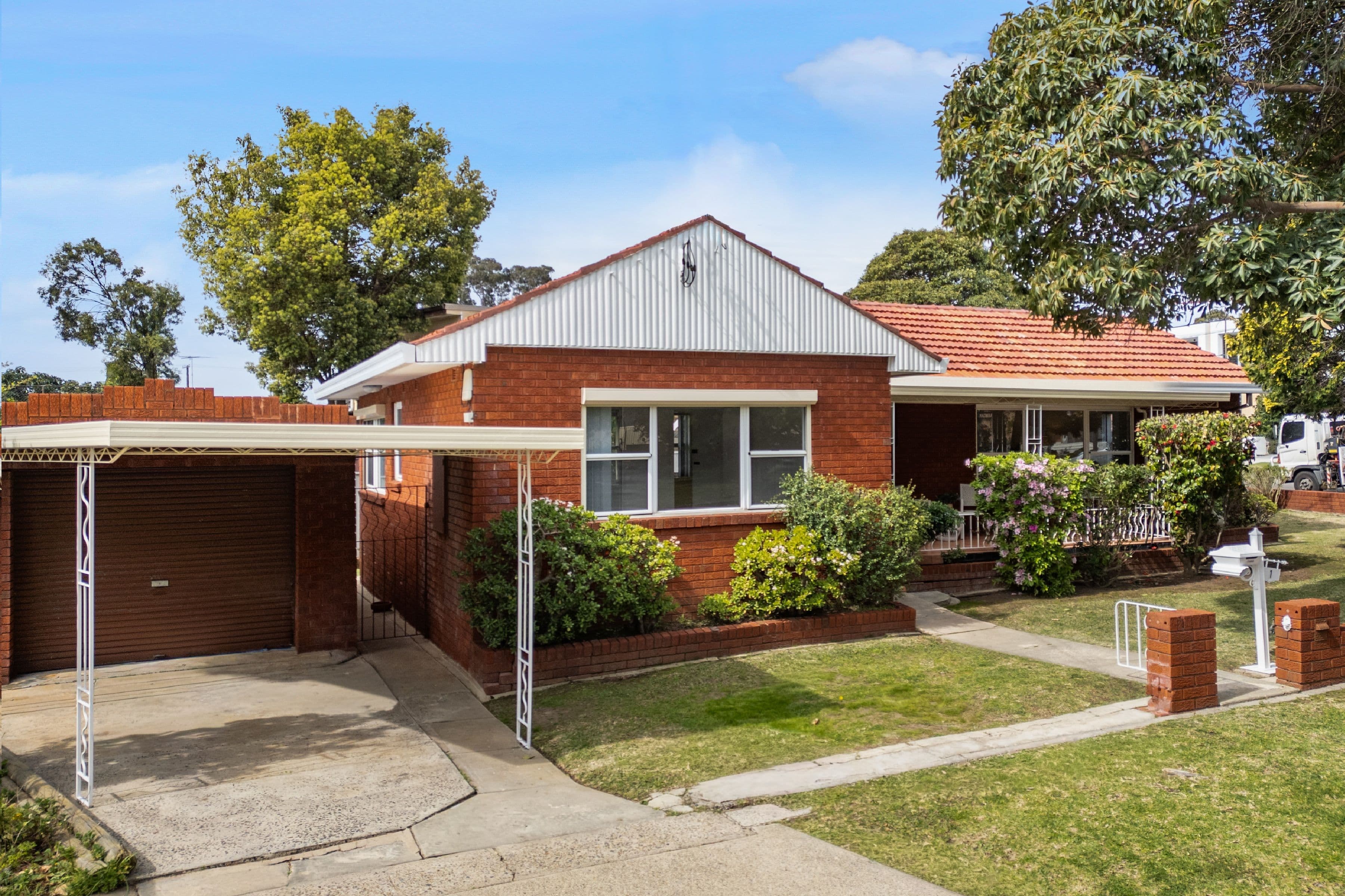 1 Glenella Avenue, Beverly Hills NSW 2209, Beverly Hills - Image 1