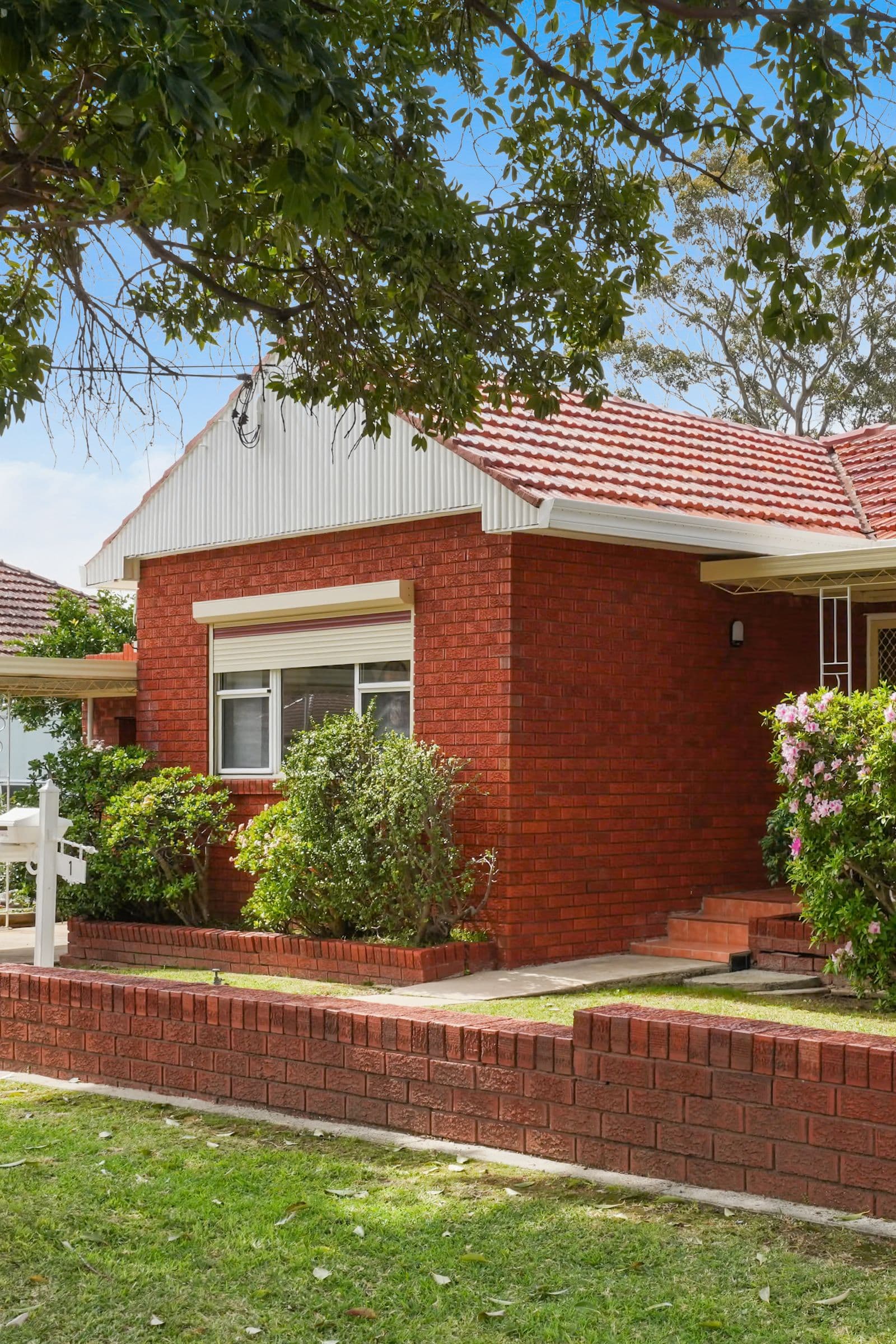 1 Glenella Avenue, Beverly Hills NSW 2209, Beverly Hills - Thumbnail 2