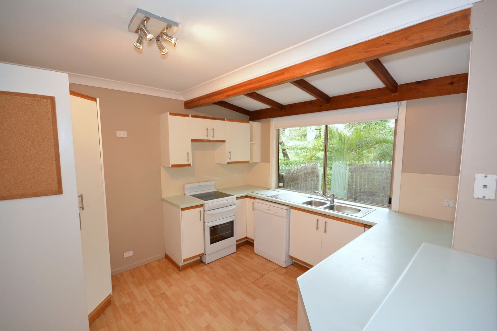 8 Angel Court, Yeppoon QLD 4703, Yeppoon - Thumbnail 7