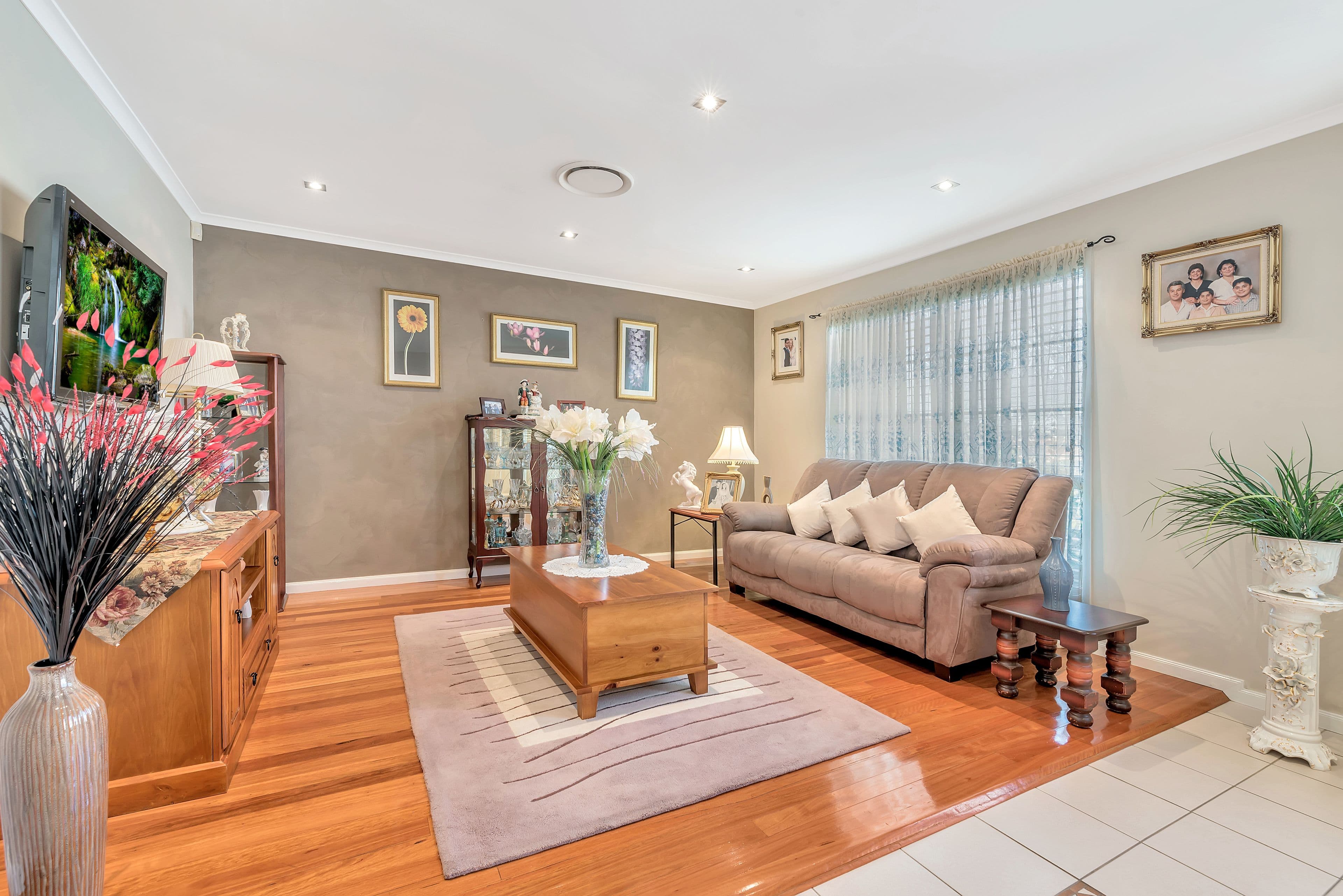 30 Carmichael Drive, West Hoxton - Thumbnail 3