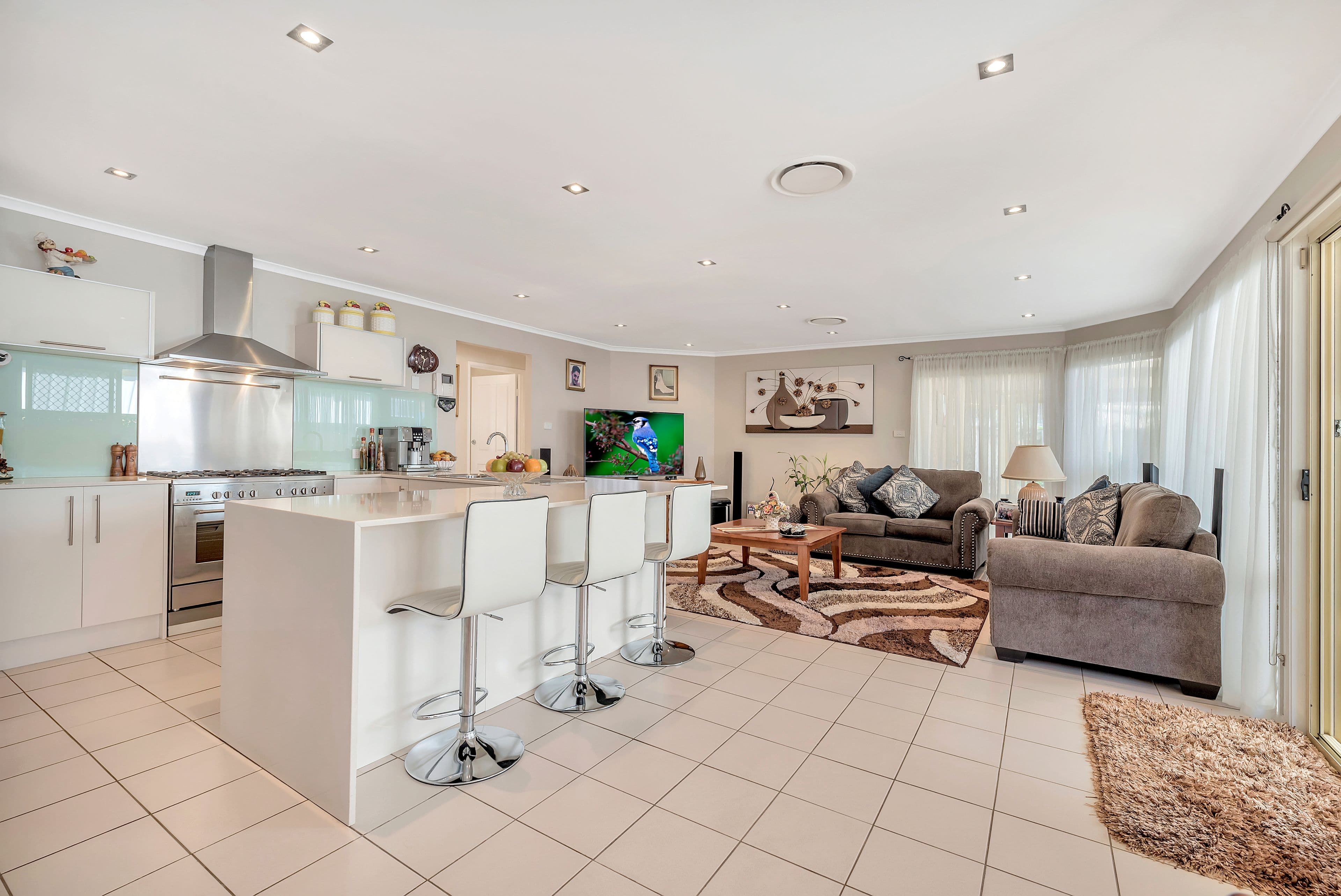 30 Carmichael Drive, West Hoxton - Thumbnail 8