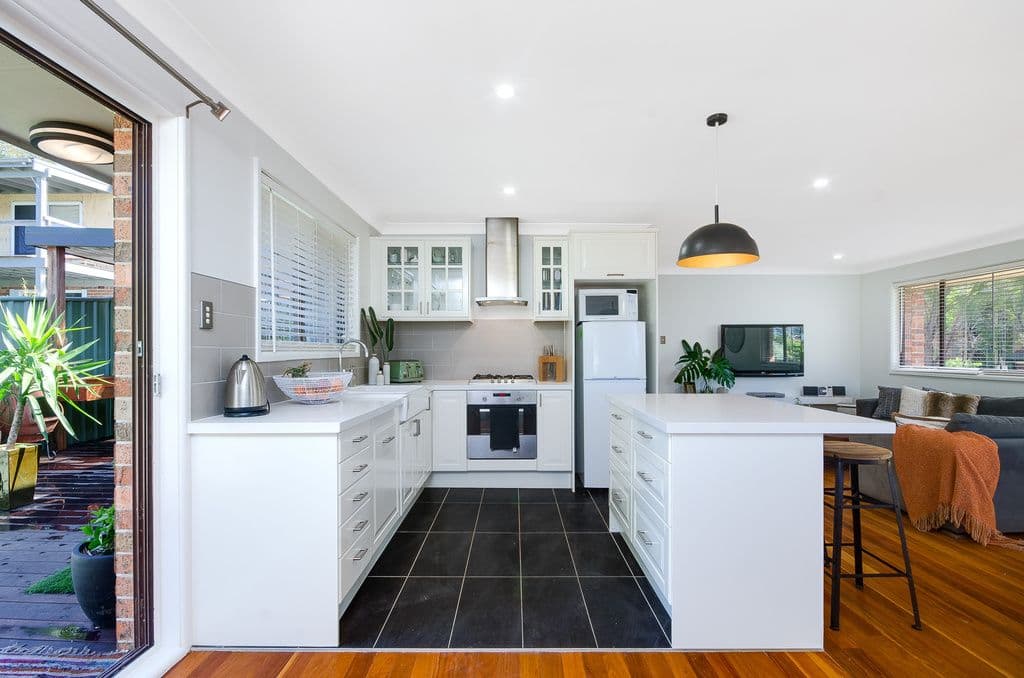 26 The Lookout, THIRROUL NSW 2515, Thirroul - Thumbnail 3