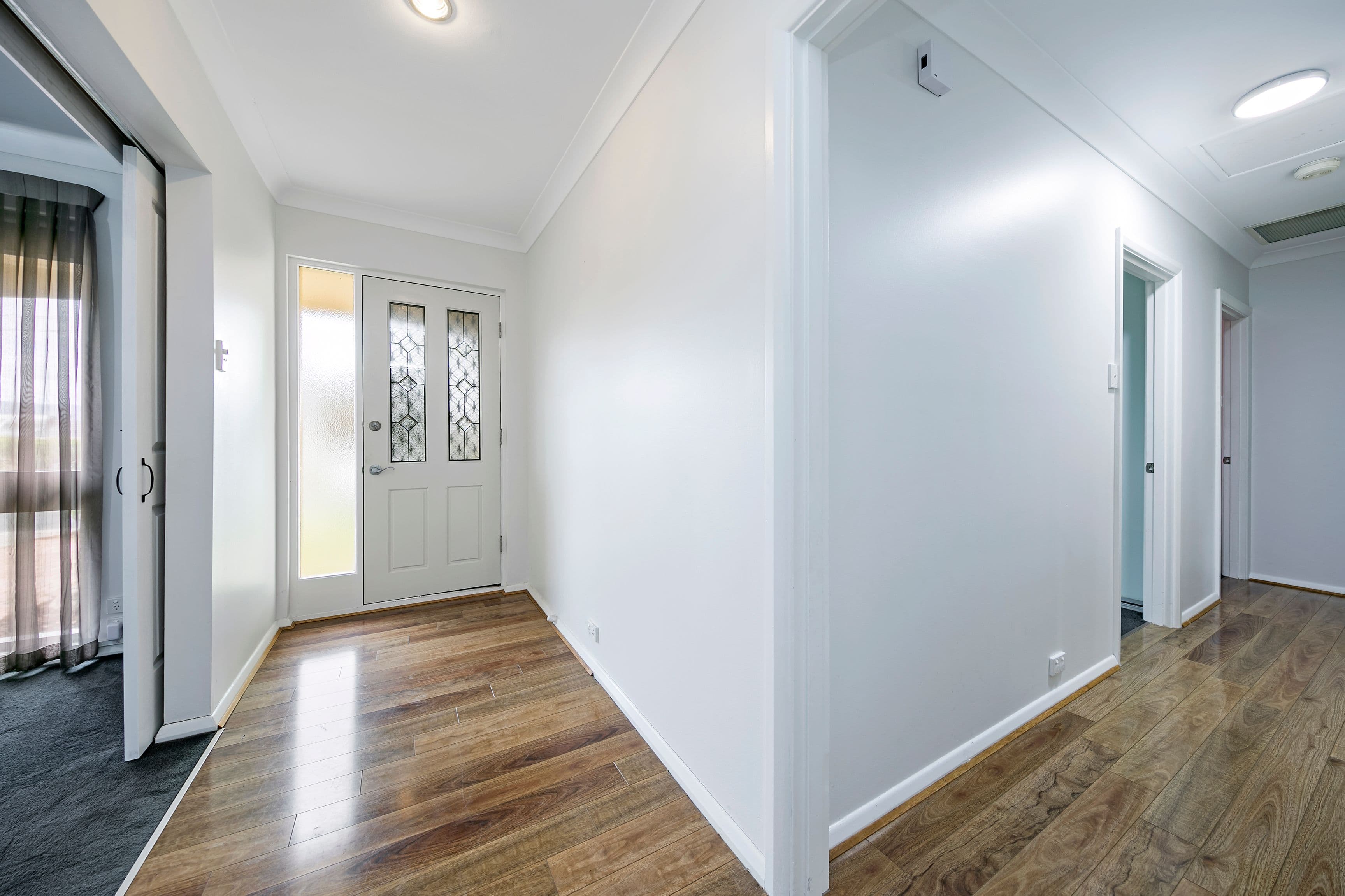 8 Robert Arnold Avenue, Valley View SA 5093, Valley View - Thumbnail 2
