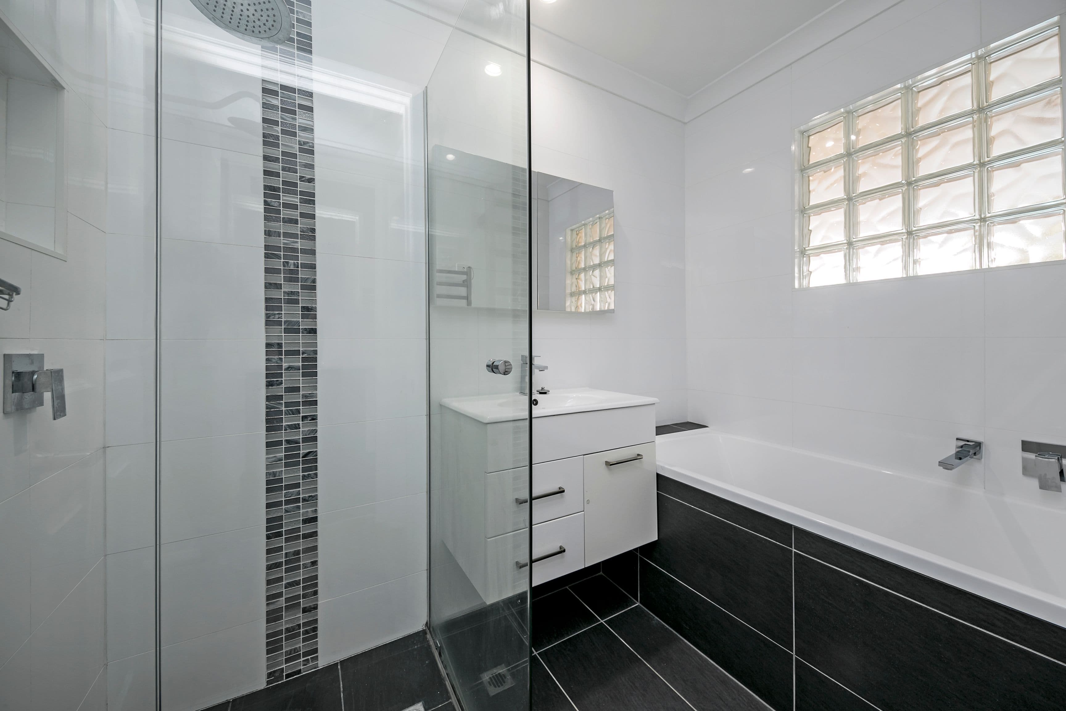 8 Robert Arnold Avenue, Valley View SA 5093, Valley View - Thumbnail 8