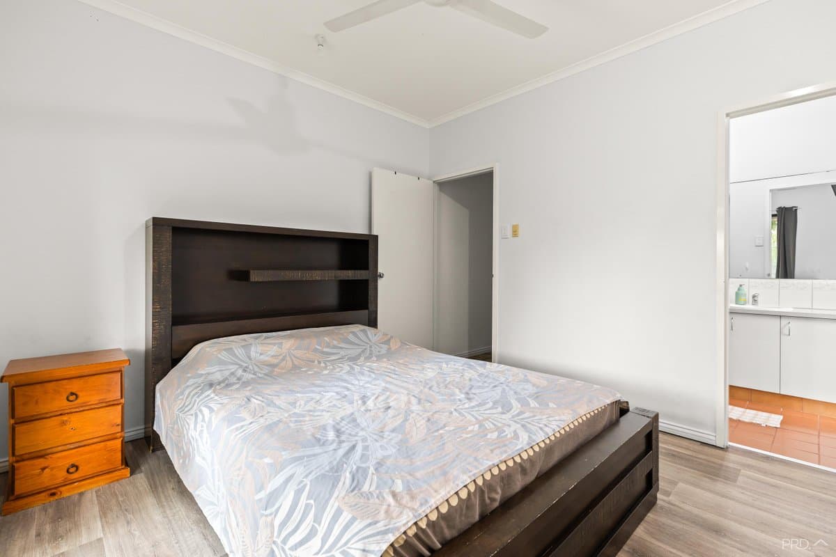 120
                Reid
                Road
            
            
            
            cable beach
            
            
            WA,
            6726, Cable Beach - Thumbnail 6
